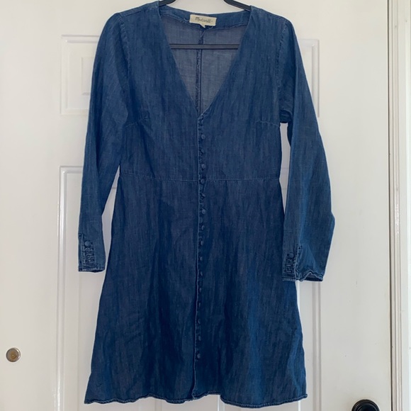Madewell Dresses & Skirts - Madewell denim ladies dress size 6